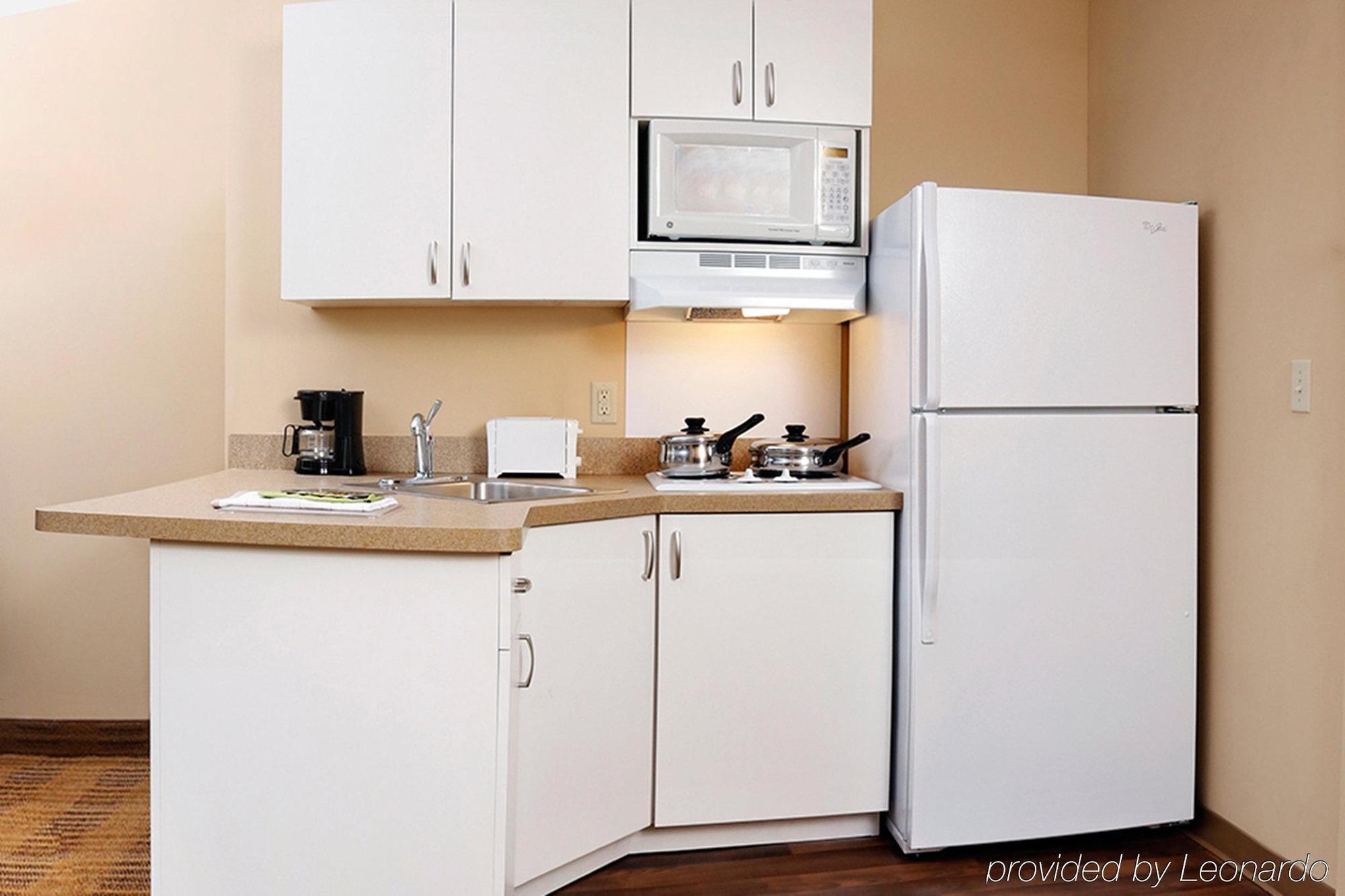 Extended Stay America Suites - Oakland - Эмеривилл Экстерьер фото